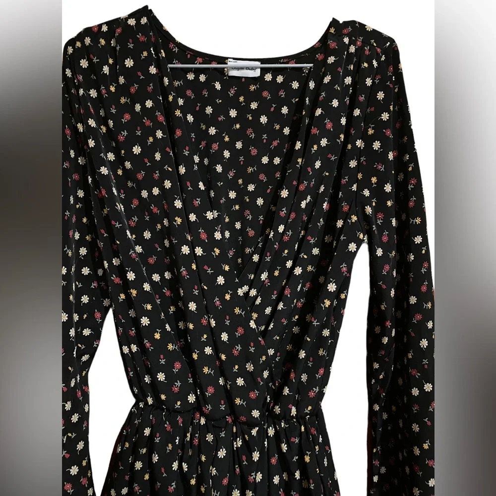 Brigitte Bailey long sleeve black floral romper size large - Picture 3 of 7
